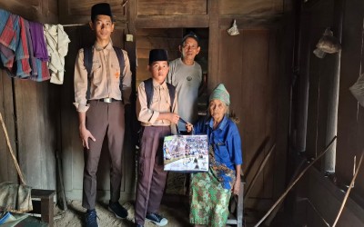 Ekspedisi Ke-36, Tim Madrasah Berbagi MTsN 2 Mukomuko Sukses Distribusikan 17 Paket Sembako Ke Warga Desa Suka Maju