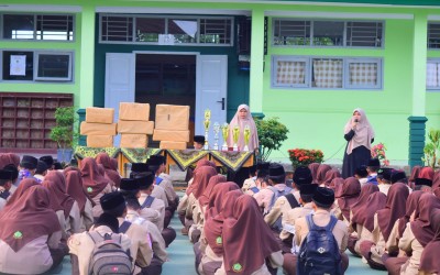 MTsN 2 Mukomuko Berikan Apresiasi kepada Siswa Berprestasi dan Juara Classmeeting